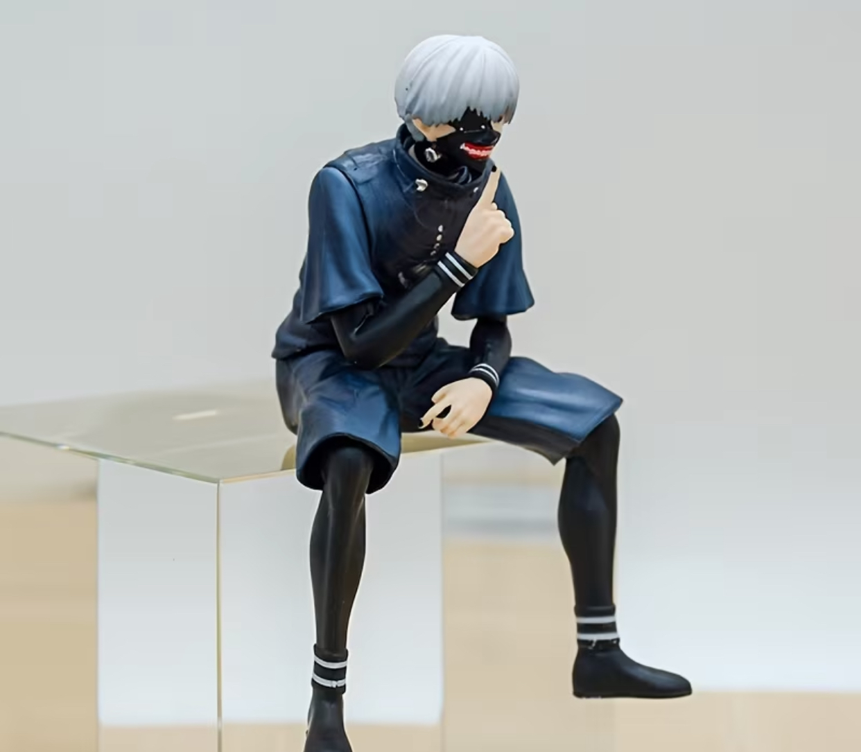Tokyo Ghoul Kaneki Sitting Figure