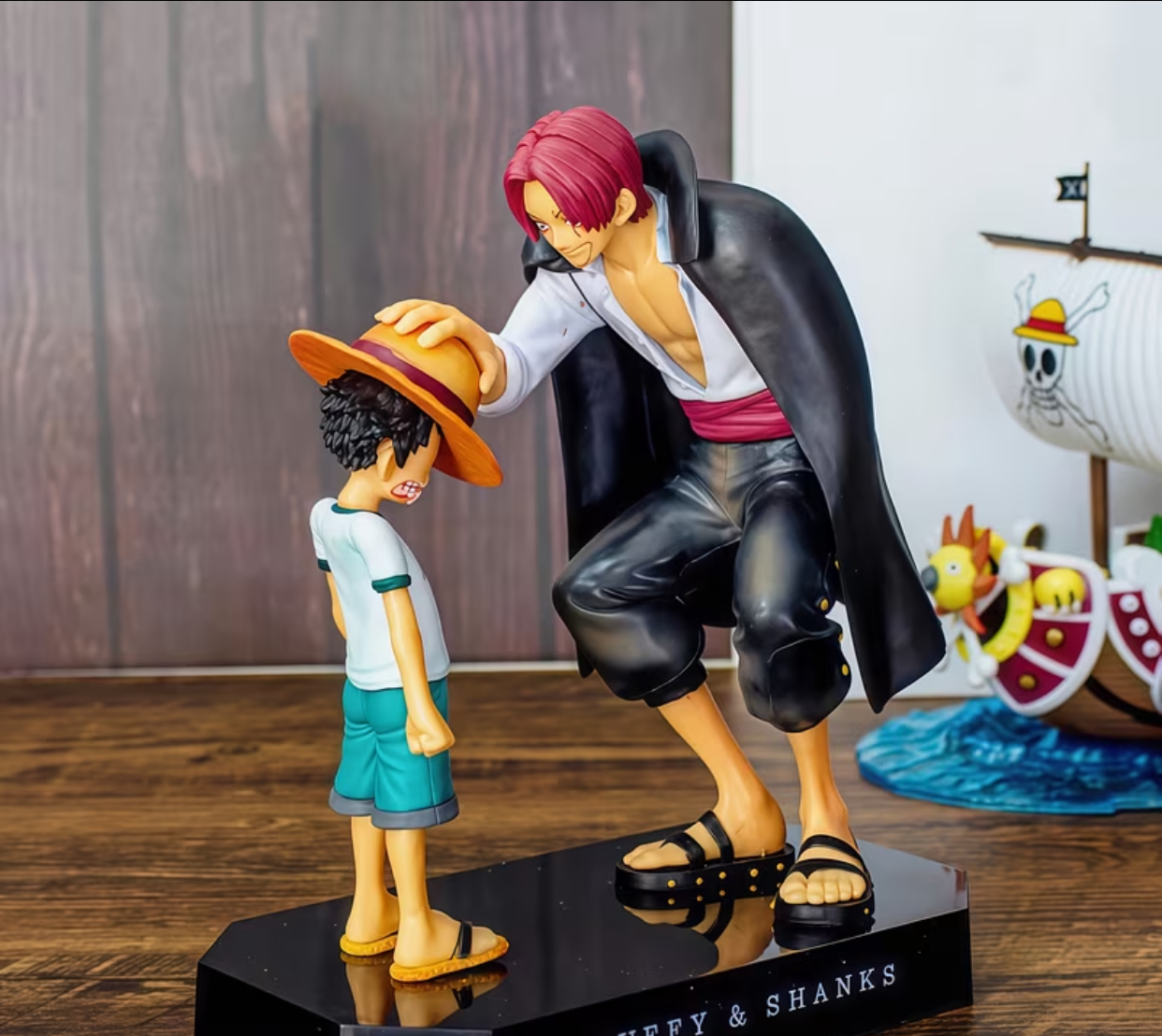 Luffy & Shanks Straw Hat Figure Set